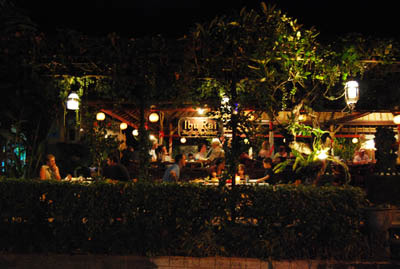 IBU RAI Restaurant sparkling in the night