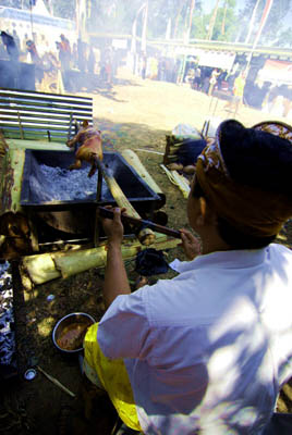 The making of famous 'Bali Guling' / Suckling Pig, it takes passion & hours!